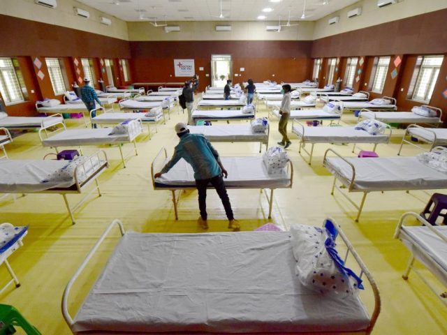 UP Corona 1550 बेड को लखनऊ जिला प्रशासन ने कोविड के लिए किया आरक्षित slider