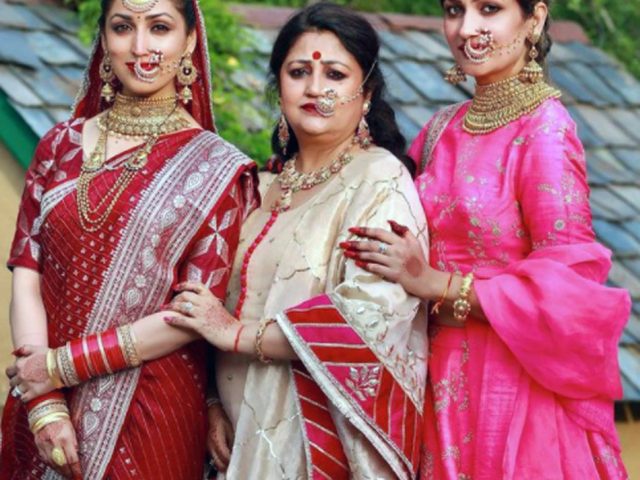अपनी शादी पर यामी गौतम ने पहनी थी मां की 33 साल पुरानी साड़ी, खुद किया था मेकअप slider