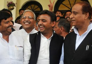 नाराज शिवपाल-आजम ने मिलाया हाथ तो अखिलेश का बिगड़ जाएगा एम-वाई समीकरण