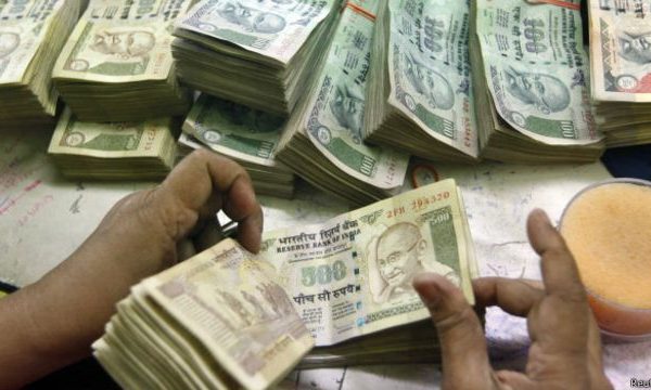 महिलाओ को 2.20 लाख रुपये दे रही है मोदी सरकार? क्या हे पूरा मामला