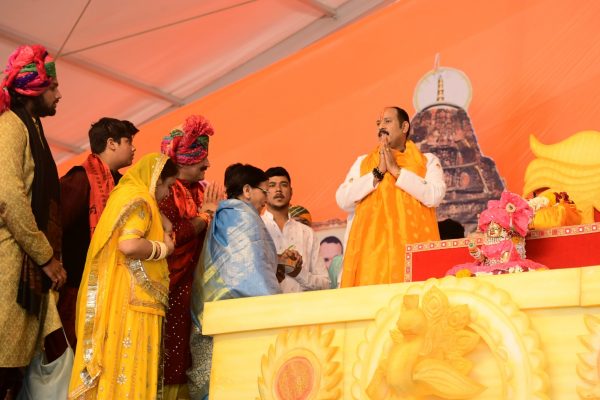 श्री शिव महापुराण कथा के प्रथम दिन अंतर्राष्ट्रीय कथा वाचक पंडित प्रदीप मिश्रा, कथा राजनीतिक उद्देश्य से होती तो यह किसी शहर में होती यहां कोटेश्वर में नहीं होती