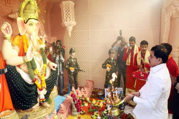 गणेश उत्सव में भी थीम बना ऑपरेशन सिंदूर, युवाओं में राष्ट्र प्रेम सराहनीय : मुख्यमंत्री डॉ.यादव